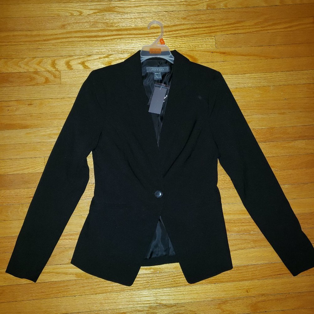Suzy Shier black blazer (never worn!)
